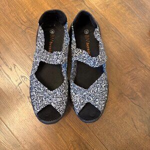 Bernie Mev Comfi Womens Black & White Woven Slip-On Sandals - Size 39 EU